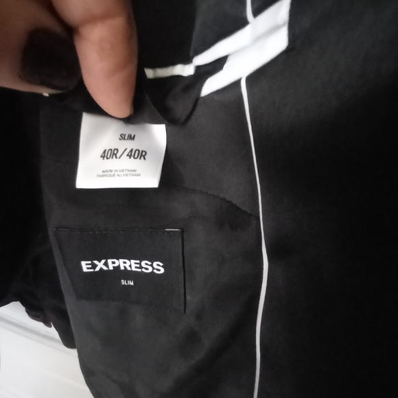 New EXPRESS mens TUXEDO JACKET RED 40 slim - Picture 3 of 4